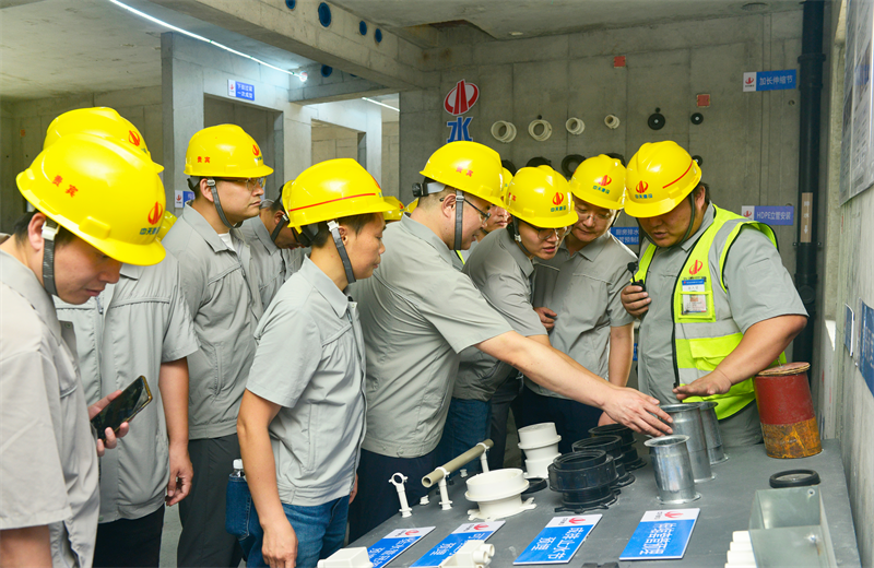 为进一步推进优质客户高效履约，提升交付品质、达成客户满意，2025年6月25日，PT视讯建设集团在上海组织召开2025年越秀地产、华润置业客户履约推进会。